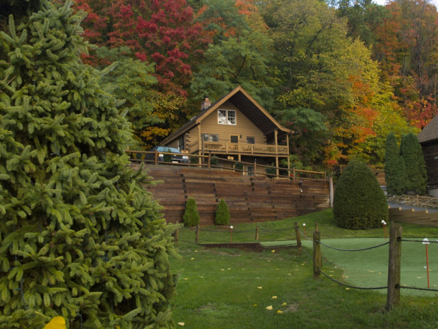Putting green and Montcalm in the fall